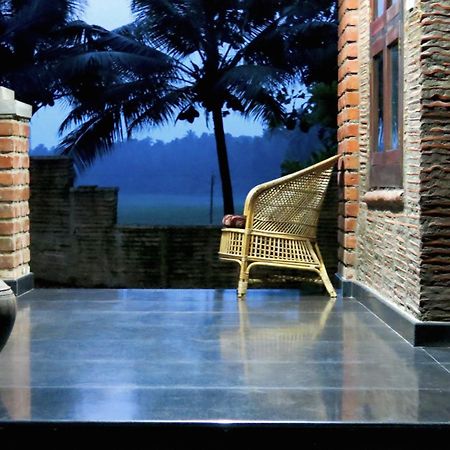 Clayfingers Art Cottage Thrissur Екстериор снимка